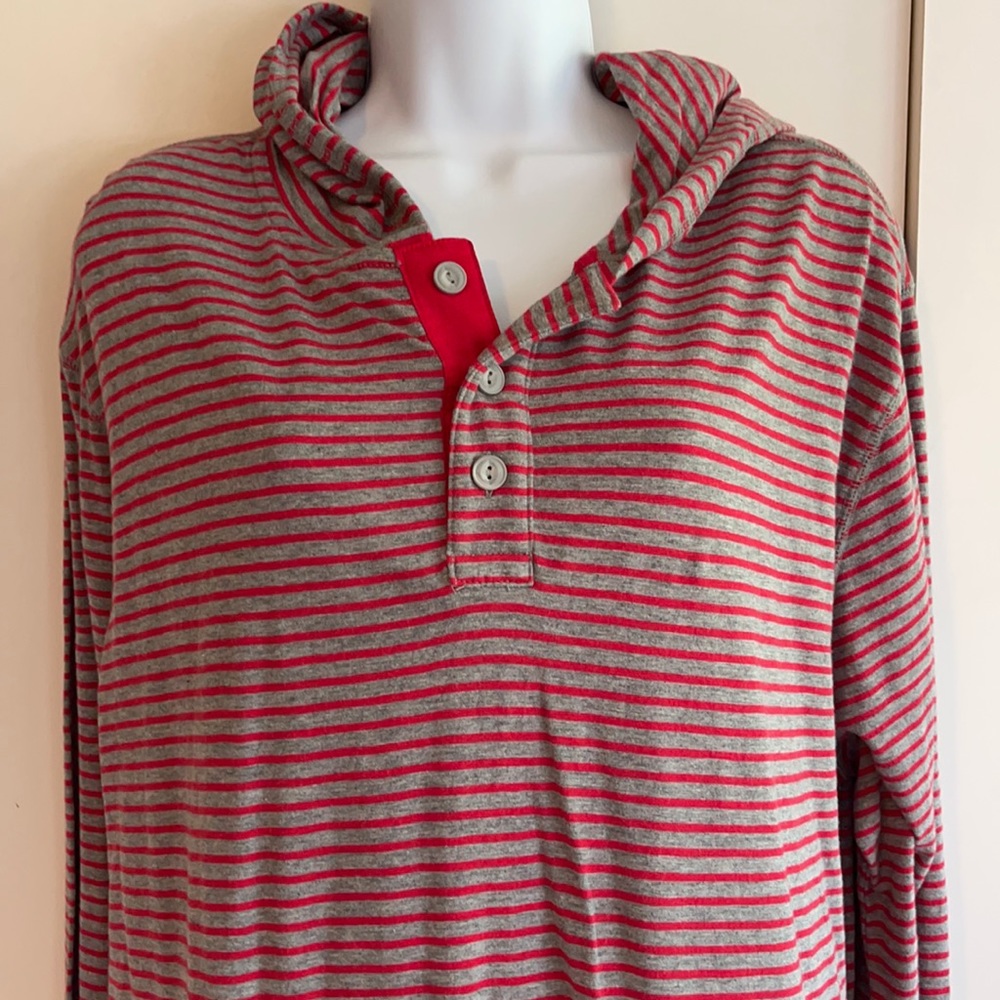 NWT- soft hooded Henley. Very room xxl.